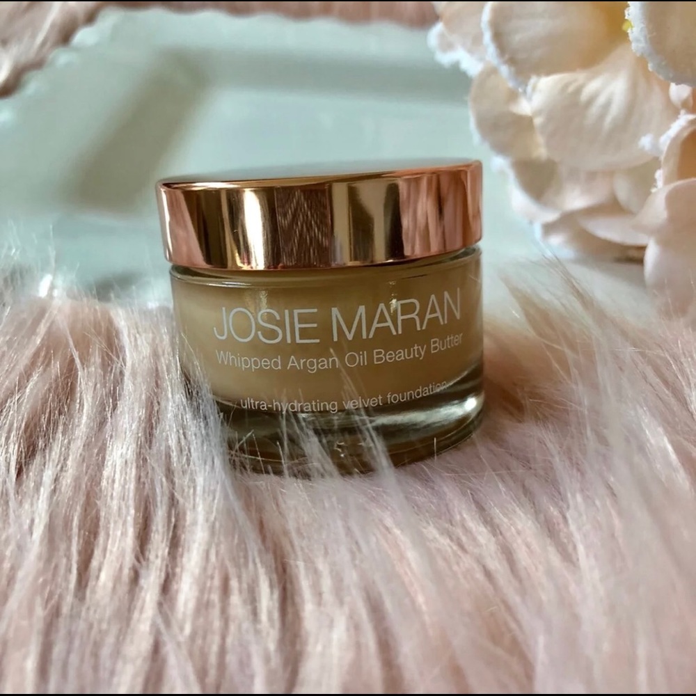 Josie Maran Makeup Hydrating Velvet Foundation